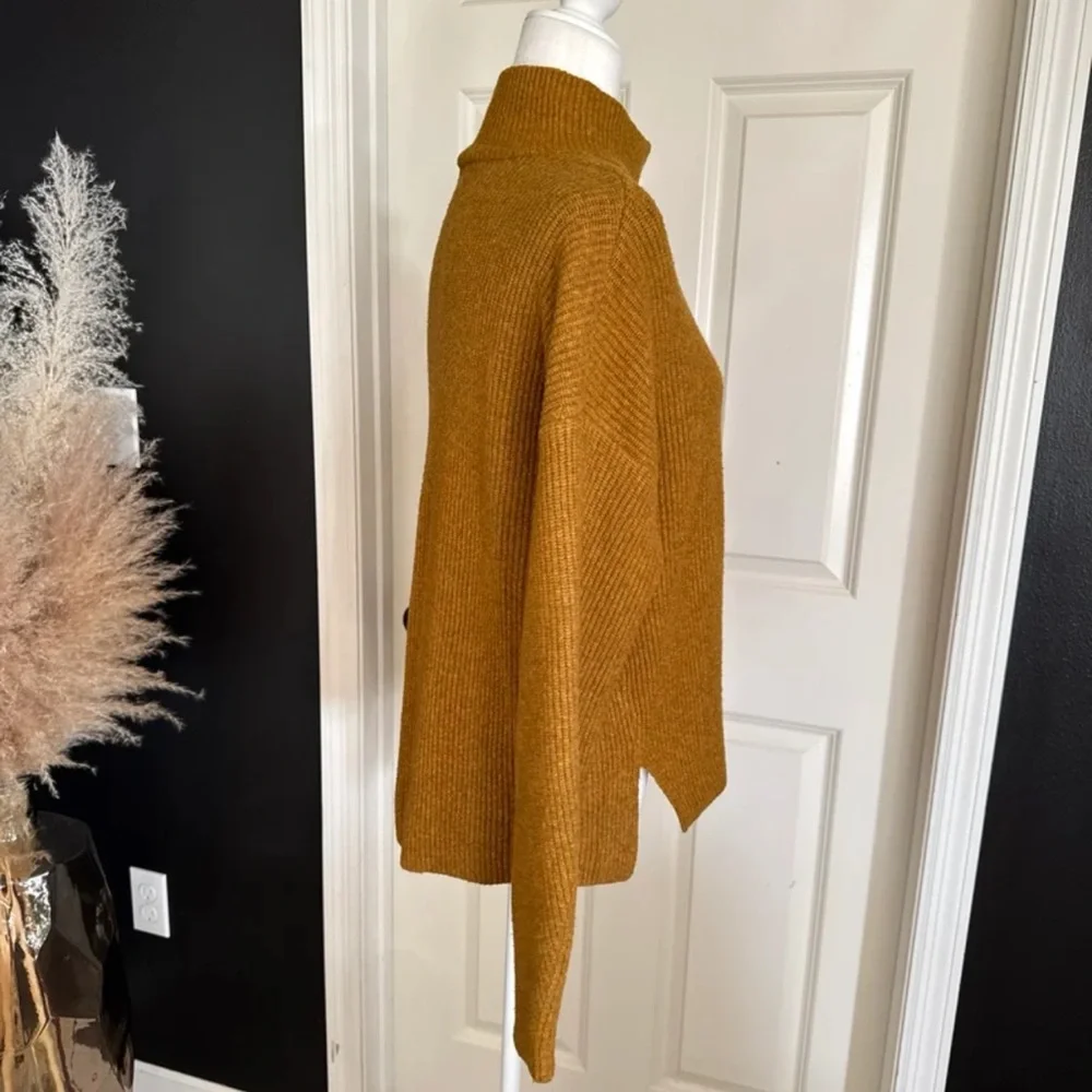 Abercrombie & Fitch Knit Mock Neck Neutral Camel Wool Blend Sweater 
Size Medium - Picture 5 of 12
